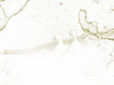 Altın Su Rengi Parıltısı. Folil Grunge arka planı. Hafif Alkol Mürekkebi Grunge. Altın Beyaz Altın Şablon. Akışkan Beyaz Şablon. Su Boyası Arkaplanı. Altın Sanat Boyası. Tahıl Altın Arkaplan.