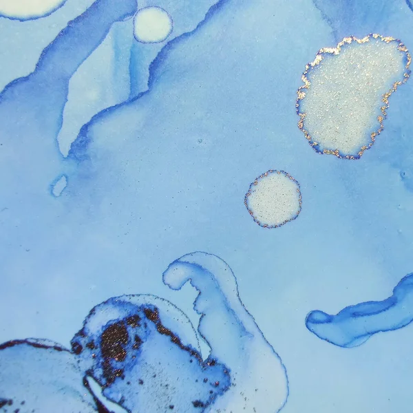 アルコールインク大理石を箔 グラデーションの水彩を箔 青い大理石の背景 ブロンズアルコールインク水彩 金の油絵具 白い水の色のキャンバス エレガントな輝きを放つ 近代抽象絵画 — ストック写真