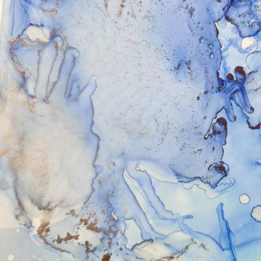 Altın Alkol Mürekkebi Mermeri. Folil Mermer Arkaplan. Beyaz Su Renk Tablosu. Mavi Gradyan Suluboya. Mavi Sanat Boyası. Metal Alkol Mürekkep Arkaplanı. Akışkan Zarif Doku. Lüks Soyut Şablon.