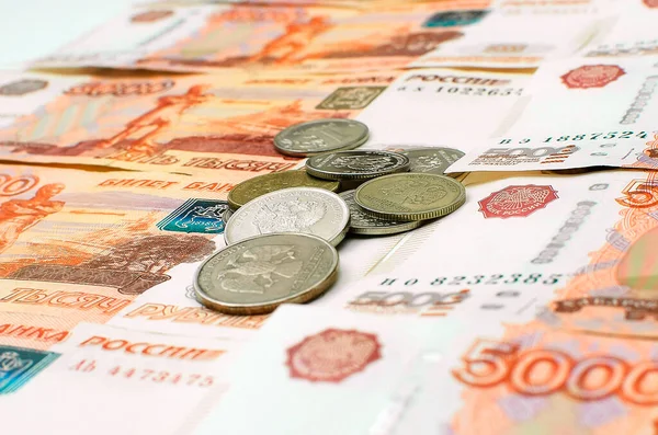 Kleine Munten Vijfduizendste Russische Bankbiljetten Close Selectieve Focus — Stockfoto