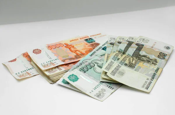 Dinero Ruso Varias Denominaciones Está Sobre Mesa Concepto Hacer Dinero — Foto de Stock