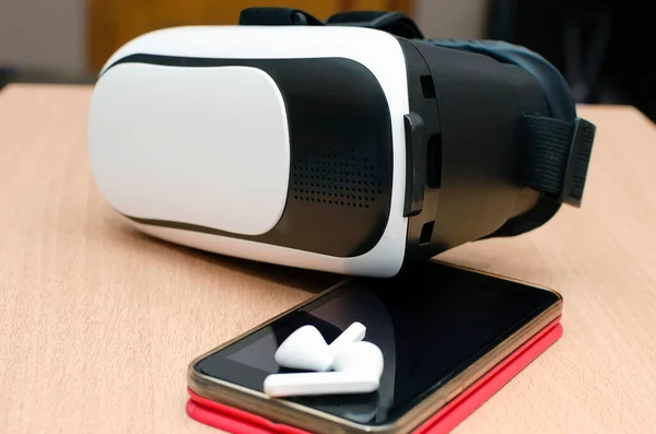 Óculos Realidade Virtual Smartphone Fones Ouvido Mesa Acessórios Para Jogos — Fotografia de Stock