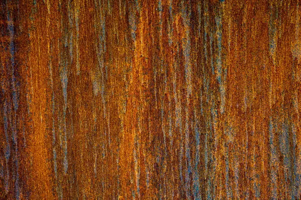 Paslı metal duvar. Metal yüzeyde paslı noktalar var. Metal pas dokusu arka planı. Paslı. Pas lekeleri..