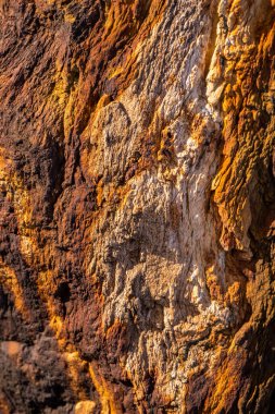 Kırsal taşlar, paslanmış dokular, renkli ve ilginç arka planlar ve büyüleyici dokular, web tasarımı ve soyut arka plan için kullanılır.