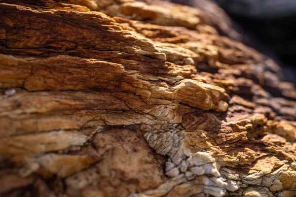 Kırsal taşlar, paslanmış dokular, renkli ve ilginç arka planlar ve büyüleyici dokular, web tasarımı ve soyut arka plan için kullanılır.