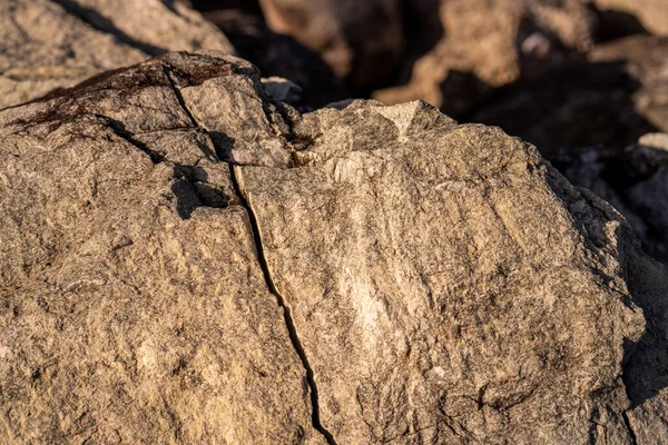 Kırsal taşlar, paslanmış dokular, renkli ve ilginç arka planlar ve büyüleyici dokular, web tasarımı ve soyut arka plan için kullanılır.