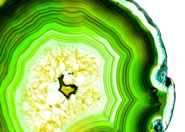 Kristal enine kesit arkaplanı. Doğal saydam agat kristal yüzey dilimi. Madenin makro yakın çekimi, soyut yapı