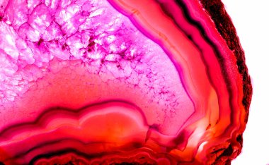 Kristal enine kesit arkaplanı. Doğal saydam agat kristal yüzey dilimi. Madenin makro yakın çekimi, soyut yapı