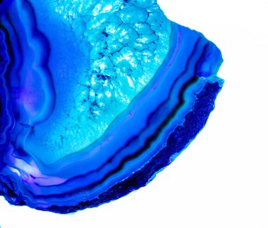 Kristal enine kesit arkaplanı. Doğal saydam agat kristal yüzey dilimi. Madenin makro yakın çekimi, soyut yapı