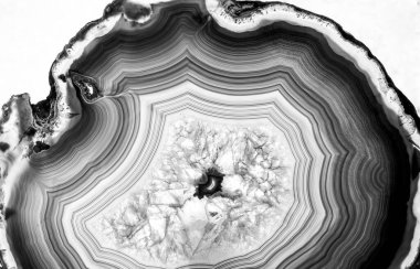 Kristal enine kesit arkaplanı. Doğal saydam agat kristal yüzey dilimi. Madenin makro yakın çekimi, soyut yapı