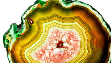 Kristal enine kesit arkaplanı. Doğal saydam agat kristal yüzey dilimi. Madenin makro yakın çekimi, soyut yapı