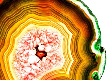 Kristal enine kesit arkaplanı. Doğal saydam agat kristal yüzey dilimi. Madenin makro yakın çekimi, soyut yapı