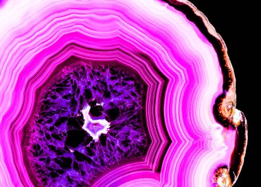 Kristal enine kesit arkaplanı. Doğal saydam agat kristal yüzey dilimi. Madenin makro yakın çekimi, soyut yapı