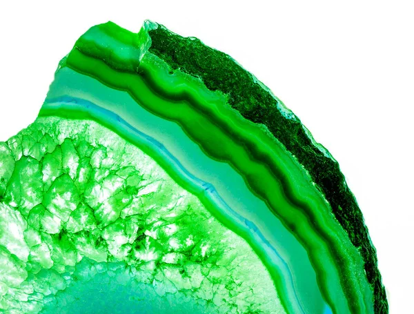 Kristal enine kesit arkaplanı. Doğal saydam agat kristal yüzey dilimi. Madenin makro yakın çekimi, soyut yapı