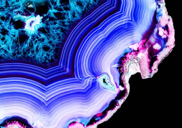 Kristal enine kesit arkaplanı. Doğal saydam agat kristal yüzey dilimi. Madenin makro yakın çekimi, soyut yapı