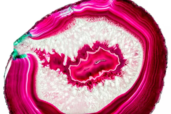 Kristal enine kesit arkaplanı. Doğal saydam agat kristal yüzey dilimi. Madenin makro yakın çekimi, soyut yapı