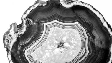 Kristal enine kesit arkaplanı. Doğal saydam agat kristal yüzey dilimi. Madenin makro yakın çekimi, soyut yapı