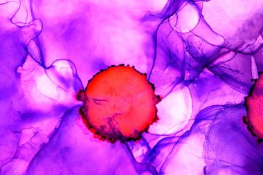 Alkol mürekkebi modern tasarımcılar için soyut sıvı sanat ve pop sanat modelleri yaratır.