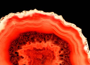 Kristal enine kesit arkaplanı. Doğal saydam agat kristal yüzey dilimi. Madenin makro yakın çekimi, soyut yapı