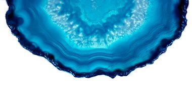 Kristal enine kesit arkaplanı. Doğal saydam agat kristal yüzey dilimi. Madenin makro yakın çekimi, soyut yapı