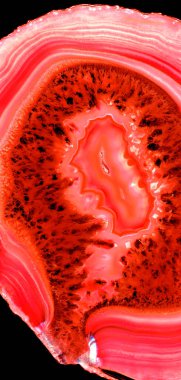 Kristal enine kesit arkaplanı. Doğal saydam agat kristal yüzey dilimi. Madenin makro yakın çekimi, soyut yapı