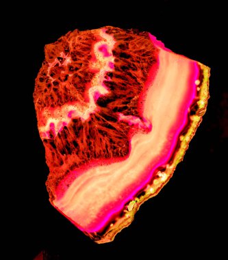 Kristal enine kesit arkaplanı. Doğal saydam agat kristal yüzey dilimi. Madenin makro yakın çekimi, soyut yapı