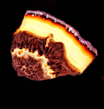 Kristal enine kesit arkaplanı. Doğal saydam agat kristal yüzey dilimi. Madenin makro yakın çekimi, soyut yapı