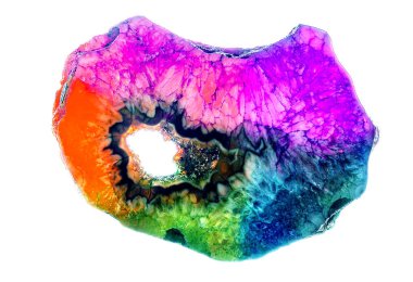 Kristal enine kesit arkaplanı. Doğal saydam agat kristal yüzey dilimi. Madenin makro yakın çekimi, soyut yapı