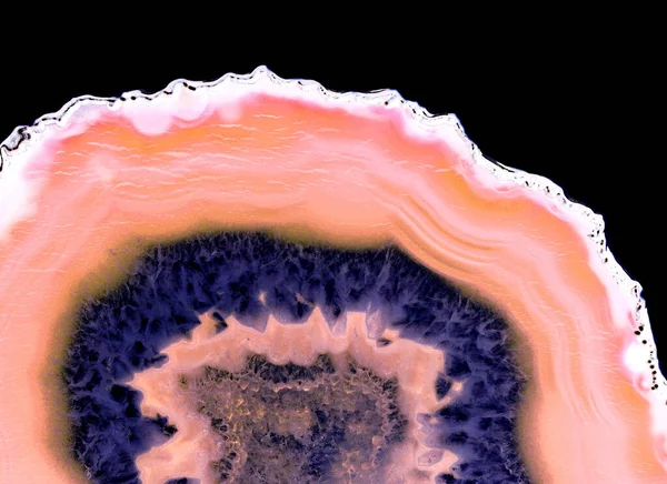 Kristal enine kesit arkaplanı. Doğal saydam agat kristal yüzey dilimi. Madenin makro yakın çekimi, soyut yapı