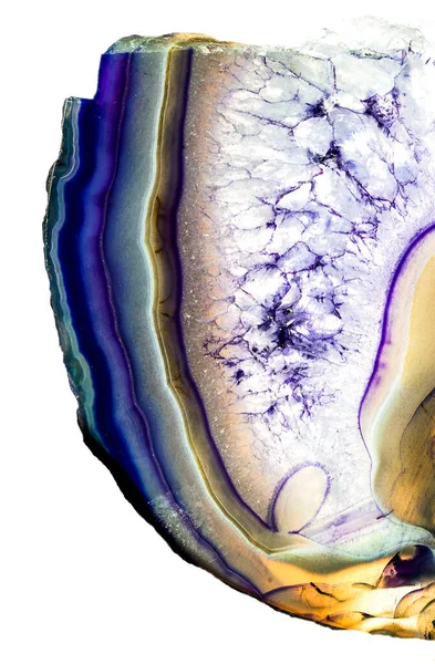 Kristal enine kesit arkaplanı. Doğal saydam agat kristal yüzey dilimi. Madenin makro yakın çekimi, soyut yapı