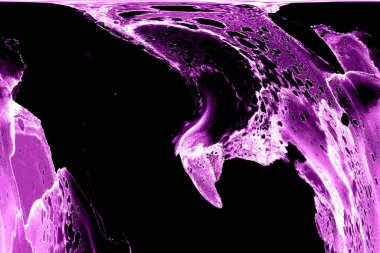 Alkol mürekkebinin sunduğu yüksek kaliteli akış sanatı tasarımcıya modern bir soyut arkaplan sağlar..