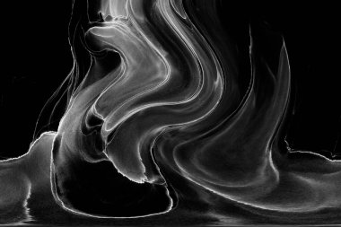 Alkol mürekkebinden yapılmış doğal akışkan sanat tablosu. Yumuşak, rüya gibi renkler. Aurora oluştur. Şeffaf dalgalı hatları ateşle.