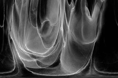 Alkol mürekkebinden yapılmış doğal akışkan sanat tablosu. Yumuşak, rüya gibi renkler. Aurora oluştur. Şeffaf dalgalı hatları ateşle.