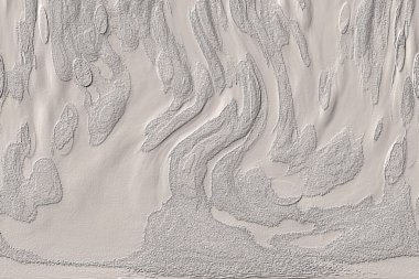 Beyaz, kırmızımsı kahverengi. Açık sarı. Hafif cyan. Gri. Pembe, siyah, seramik duvar. Döşeme kiremitleri. Soyut arkaplan. Üç boyutlu arka plan modeli. İç dekorasyon tasarımı. Geometrik mozaik doku. Kusursuz desen.