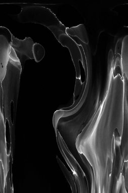 Alkol mürekkebinin sunduğu yüksek kaliteli akış sanatı tasarımcıya modern bir soyut arkaplan sağlar..