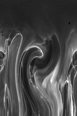 Alkol mürekkebinin sunduğu yüksek kaliteli akış sanatı tasarımcıya modern bir soyut arkaplan sağlar..