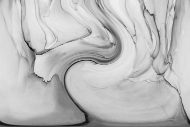 Alkol mürekkebinin sunduğu yüksek kaliteli akış sanatı tasarımcıya modern bir soyut arkaplan sağlar..