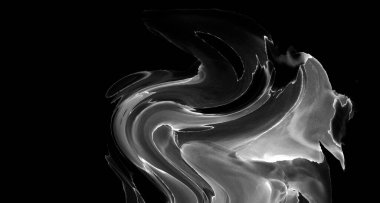 Alkol mürekkebinin sunduğu yüksek kaliteli akış sanatı tasarımcıya modern bir soyut arkaplan sağlar..
