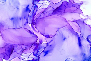 Alkol mürekkebinden yapılmış doğal akışkan sanat tablosu. Yumuşak, rüya gibi renkler. Aurora oluştur. Şeffaf dalgalı hatları ateşle.