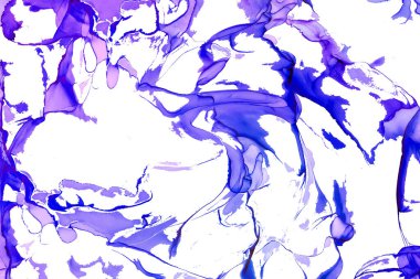 Alkol mürekkebinden yapılmış doğal akışkan sanat tablosu. Yumuşak, rüya gibi renkler. Aurora oluştur. Şeffaf dalgalı hatları ateşle.