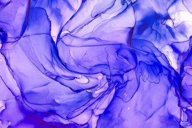 Alkol mürekkebinden yapılmış doğal akışkan sanat tablosu. Yumuşak, rüya gibi renkler. Aurora oluştur. Şeffaf dalgalı hatları ateşle.