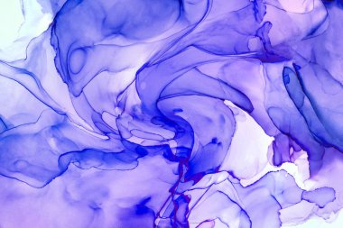 Alkol mürekkebinden yapılmış doğal akışkan sanat tablosu. Yumuşak, rüya gibi renkler. Aurora oluştur. Şeffaf dalgalı hatları ateşle.