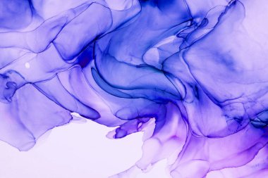 Alkol mürekkebinden yapılmış doğal akışkan sanat tablosu. Yumuşak, rüya gibi renkler. Aurora oluştur. Şeffaf dalgalı hatları ateşle.