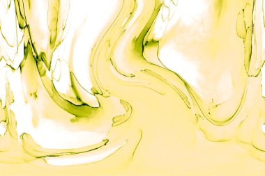 Alkol mürekkebinden yapılmış doğal akışkan sanat tablosu. Yumuşak, rüya gibi renkler. Aurora oluştur. Şeffaf dalgalı hatları ateşle.