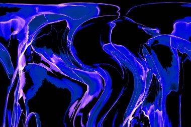 Alkol mürekkebinden yapılmış doğal akışkan sanat tablosu. Yumuşak, rüya gibi renkler. Aurora oluştur. Şeffaf dalgalı hatları ateşle.