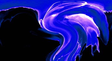 Alkol mürekkebinden yapılmış doğal akışkan sanat tablosu. Yumuşak, rüya gibi renkler. Aurora oluştur. Şeffaf dalgalı hatları ateşle.