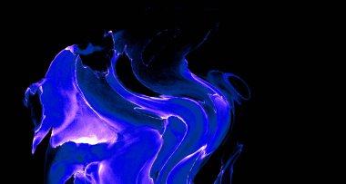 Alkol mürekkebinden yapılmış doğal akışkan sanat tablosu. Yumuşak, rüya gibi renkler. Aurora oluştur. Şeffaf dalgalı hatları ateşle.