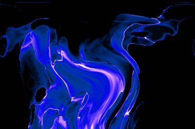 Alkol mürekkebinden yapılmış doğal akışkan sanat tablosu. Yumuşak, rüya gibi renkler. Aurora oluştur. Şeffaf dalgalı hatları ateşle.