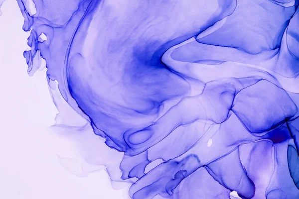 Alkol mürekkebinden yapılmış doğal akışkan sanat tablosu. Yumuşak, rüya gibi renkler. Aurora oluştur. Şeffaf dalgalı hatları ateşle.