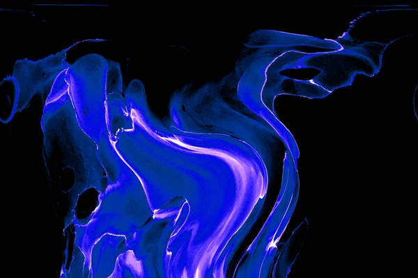 Alkol mürekkebinden yapılmış doğal akışkan sanat tablosu. Yumuşak, rüya gibi renkler. Aurora oluştur. Şeffaf dalgalı hatları ateşle.